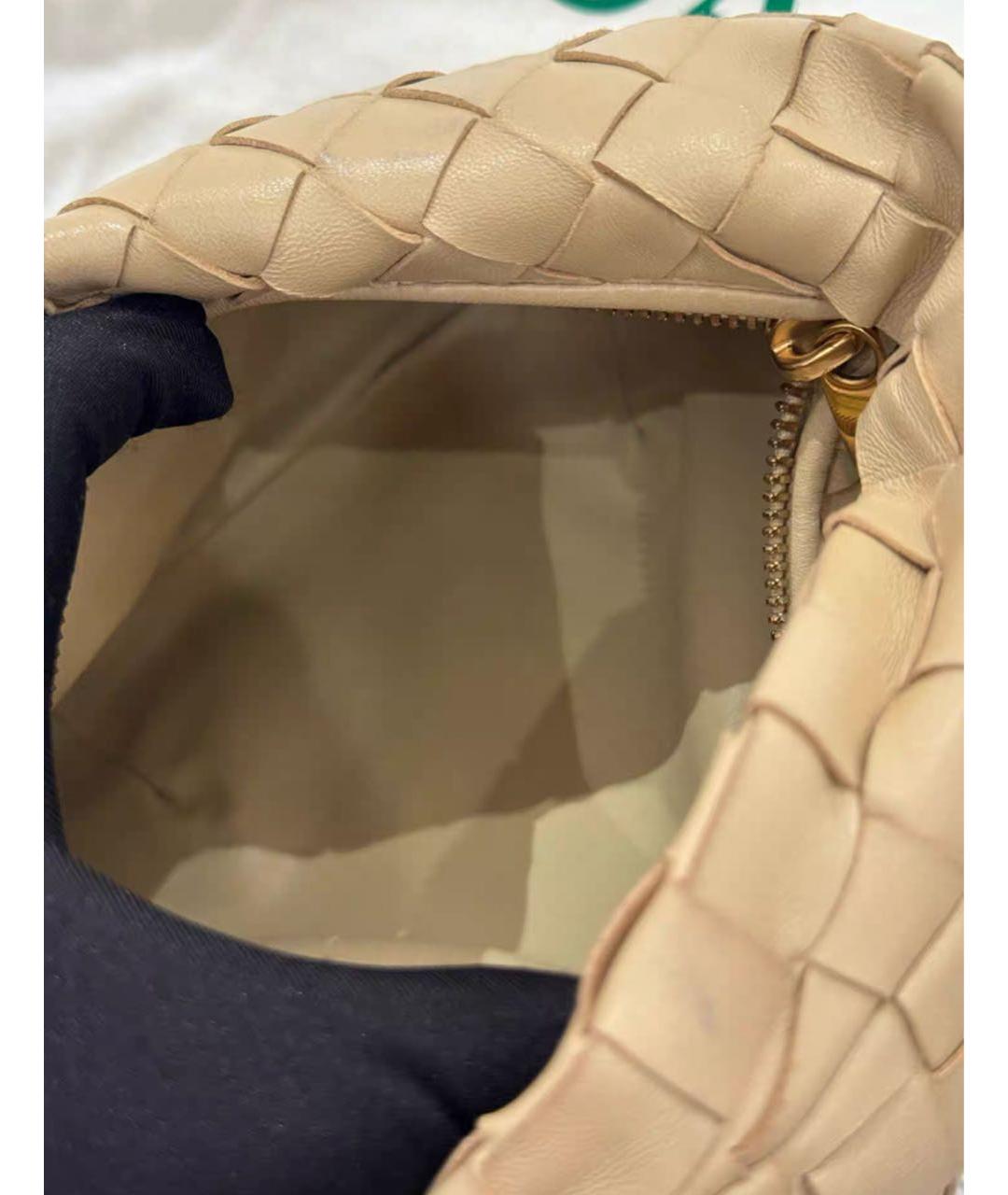 BOTTEGA VENETA Бежевая кожаная сумка с короткими ручками, фото 6