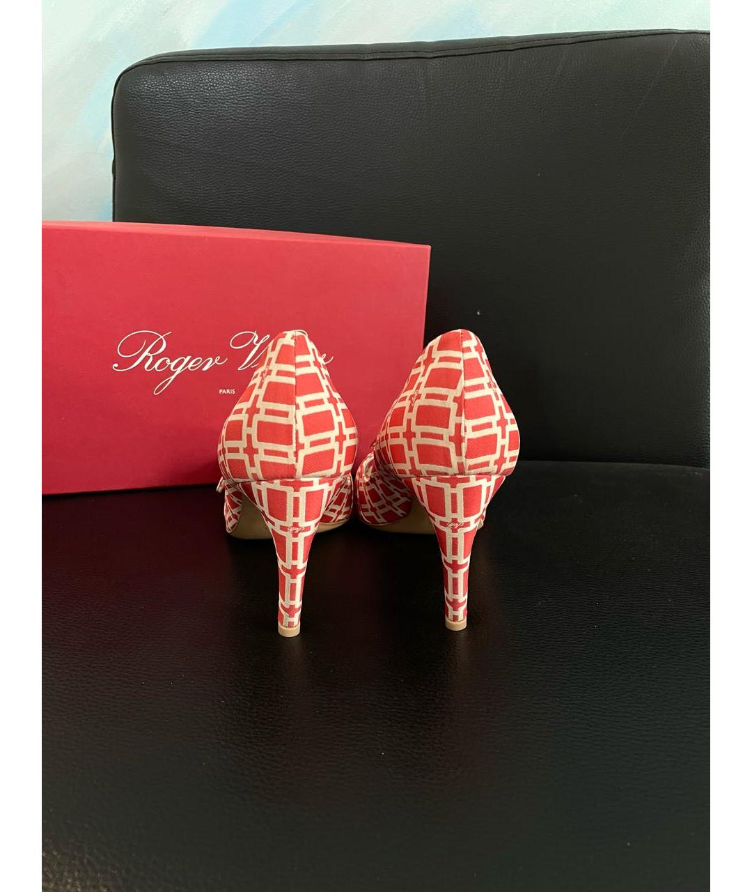 ROGER VIVIER Красные текстильные туфли, фото 4