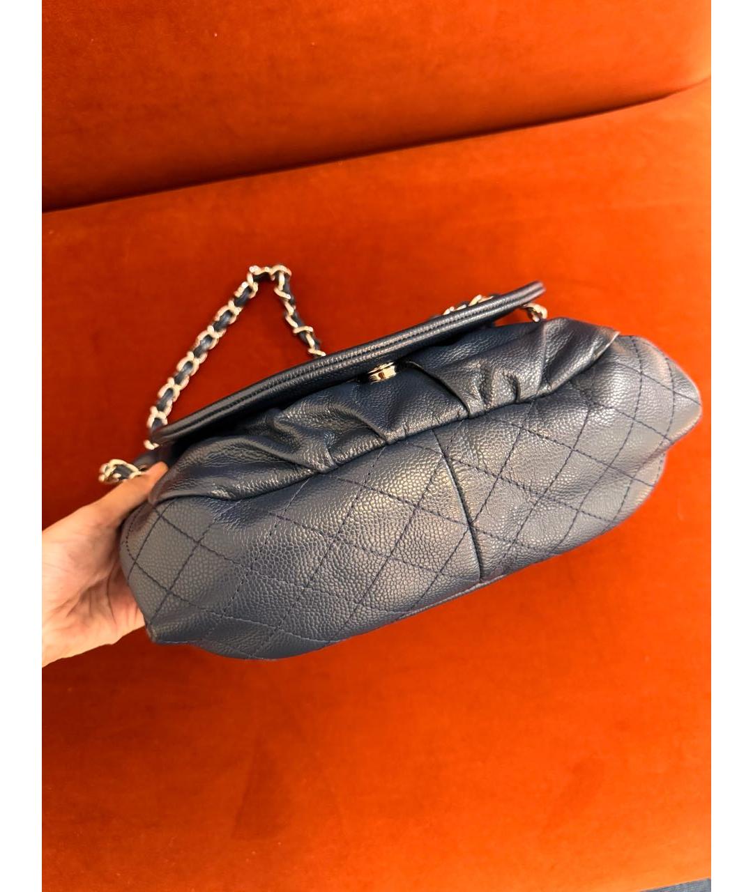 CHANEL Темно-синяя кожаная сумка через плечо, фото 5