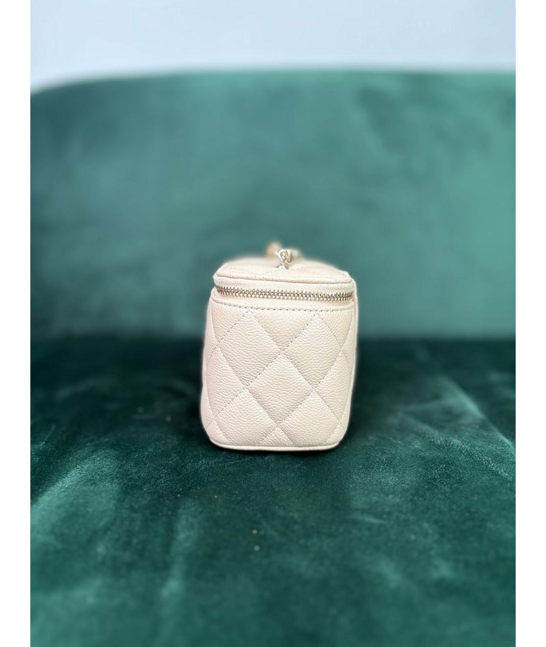 CHANEL Бежевая кожаная сумка с короткими ручками, фото 3