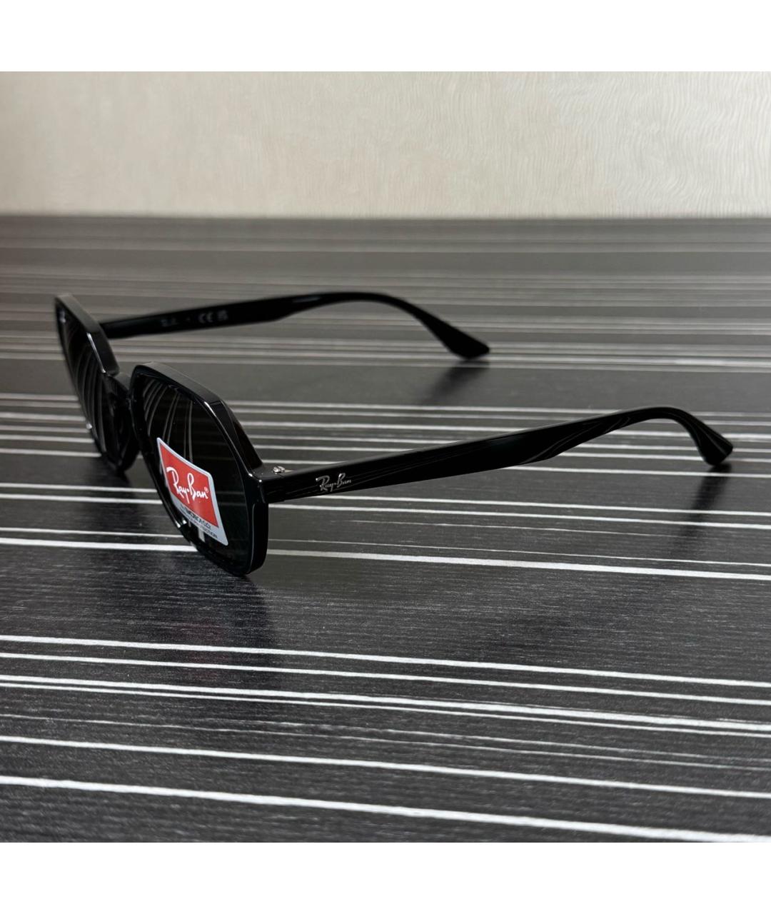 RAY BAN Черные пластиковые солнцезащитные очки, фото 2