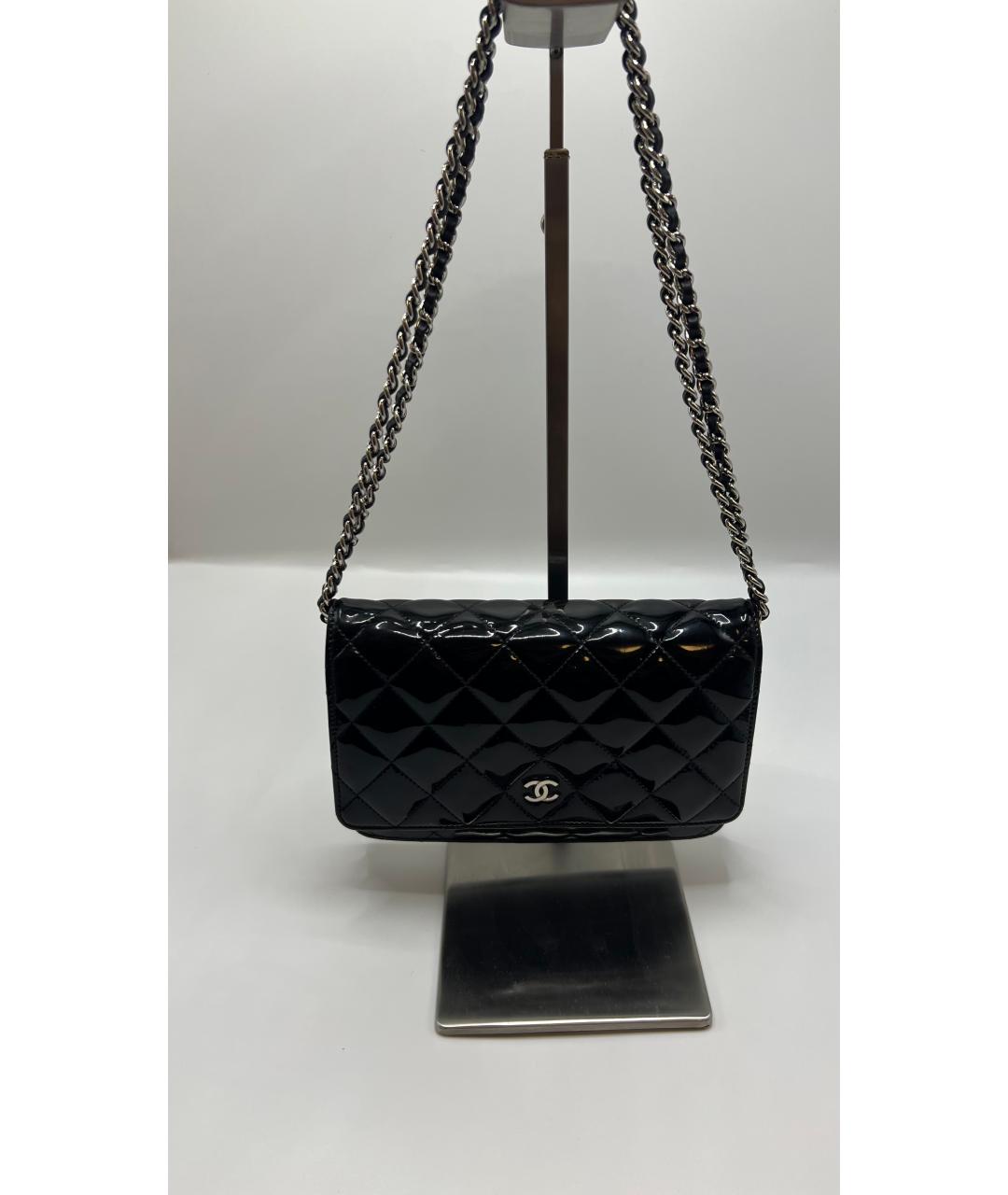 CHANEL Черная сумка через плечо из лакированной кожи, фото 7