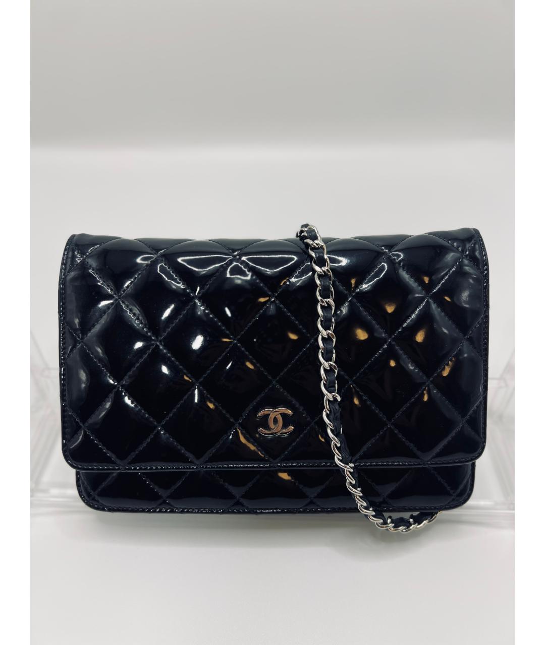 CHANEL Черная сумка через плечо из лакированной кожи, фото 10