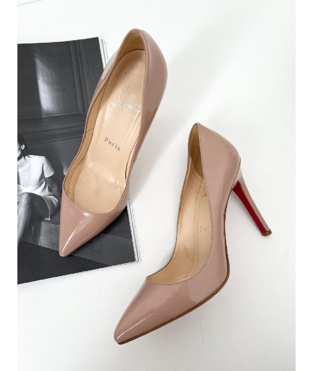CHRISTIAN LOUBOUTIN Бежевые туфли из лакированной кожи, фото 8