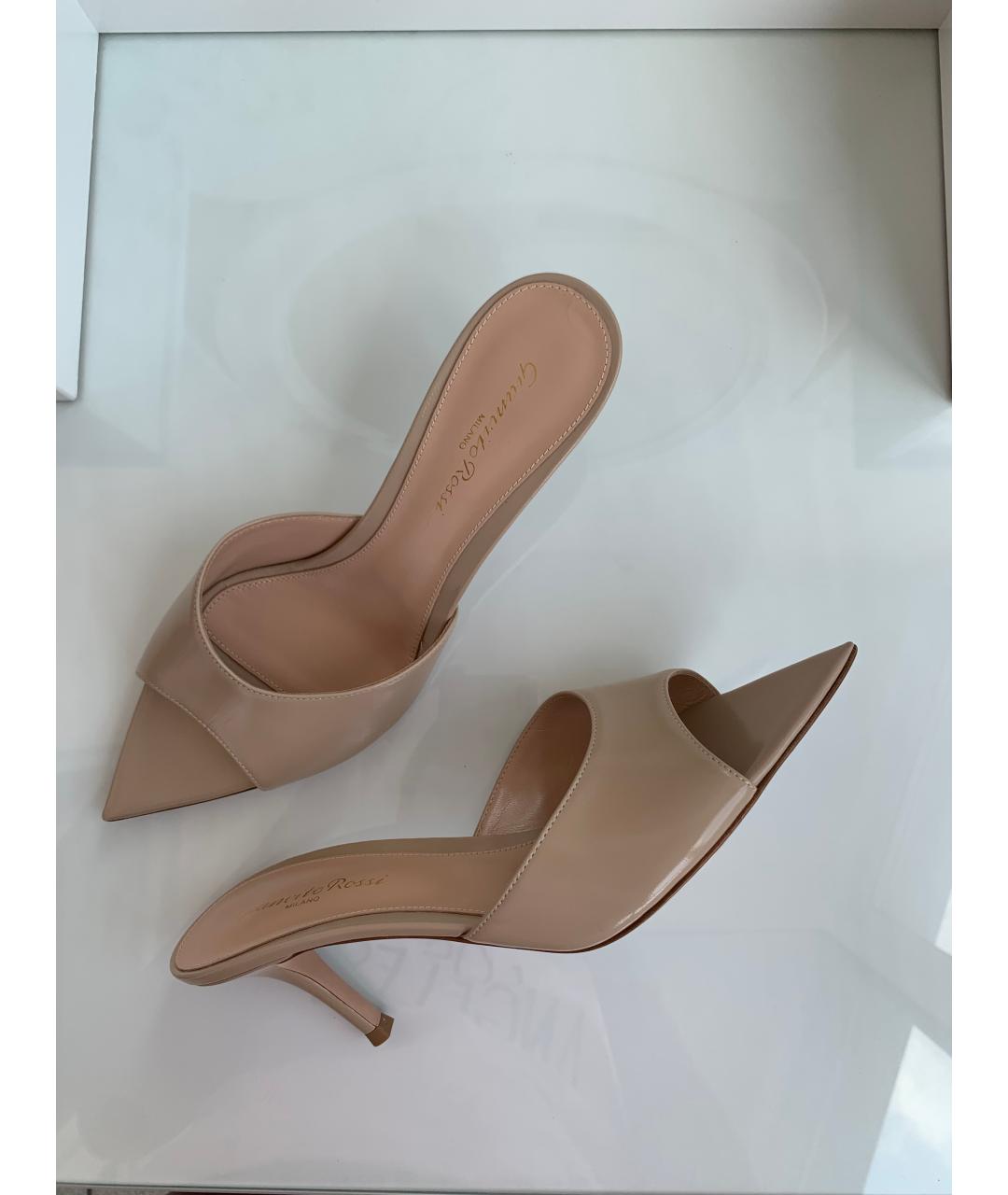 GIANVITO ROSSI Бежевые кожаные мюли, фото 8