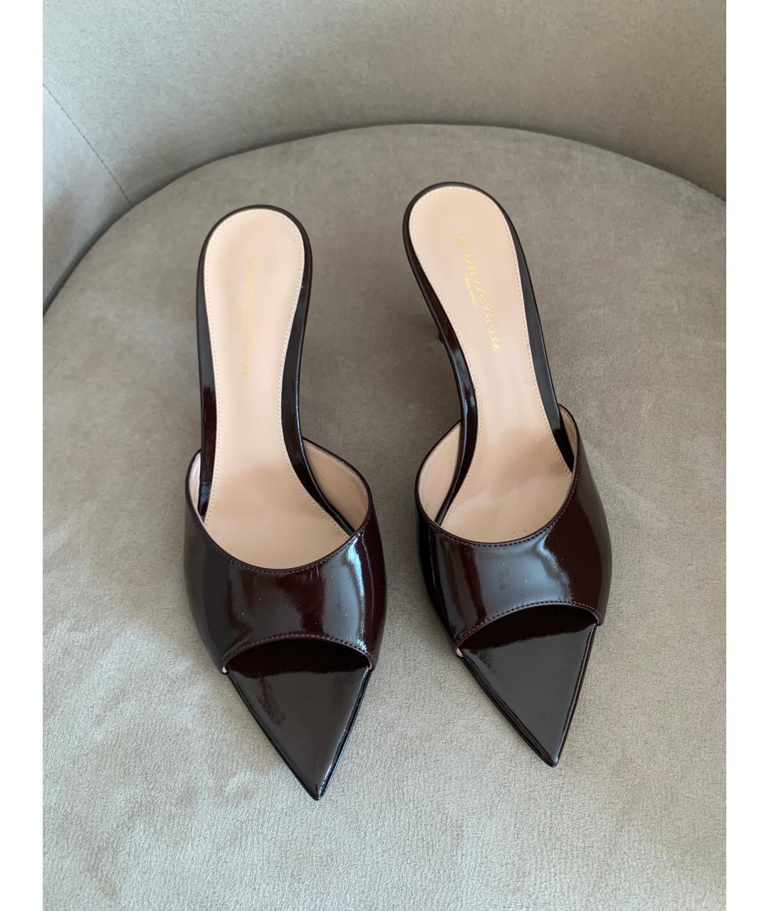 GIANVITO ROSSI Бордовые кожаные мюли, фото 2