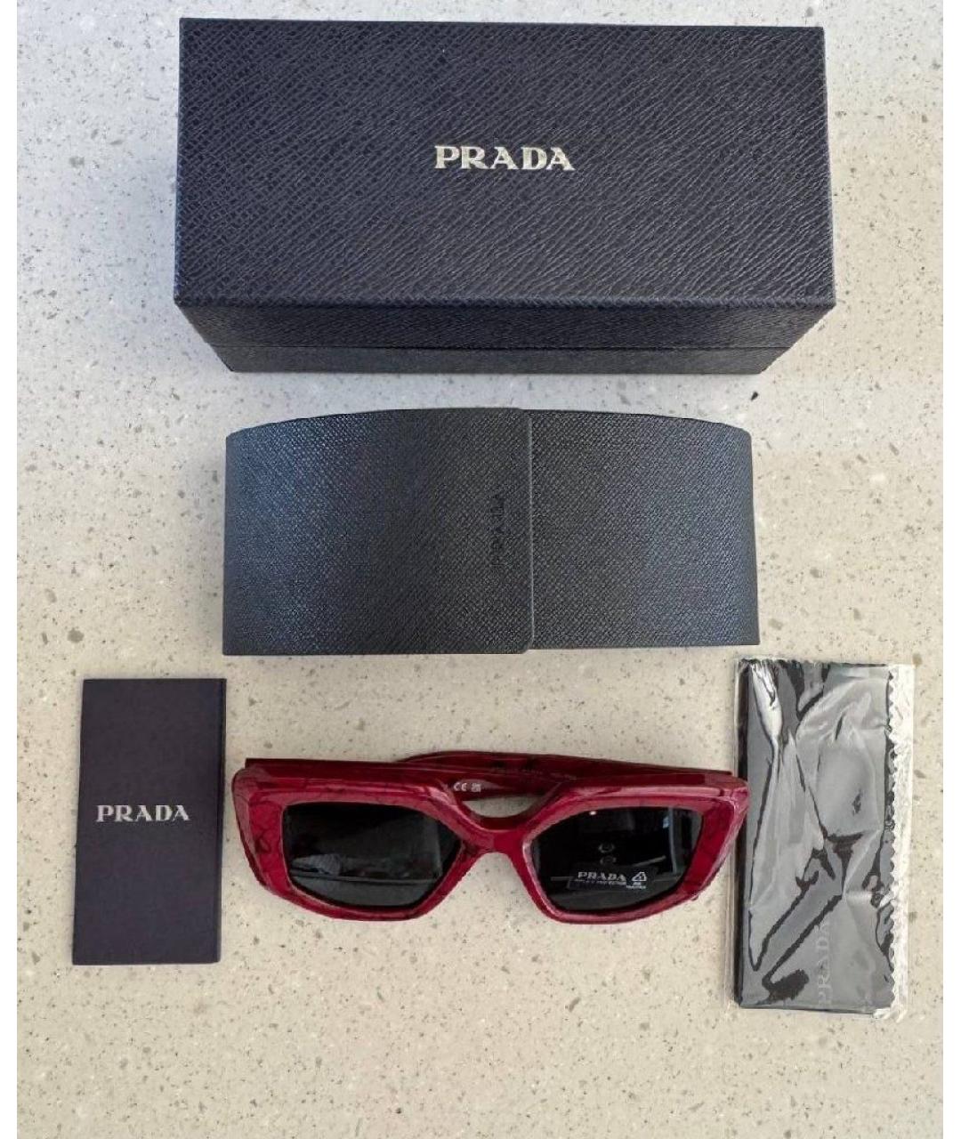 PRADA Красные пластиковые солнцезащитные очки, фото 3