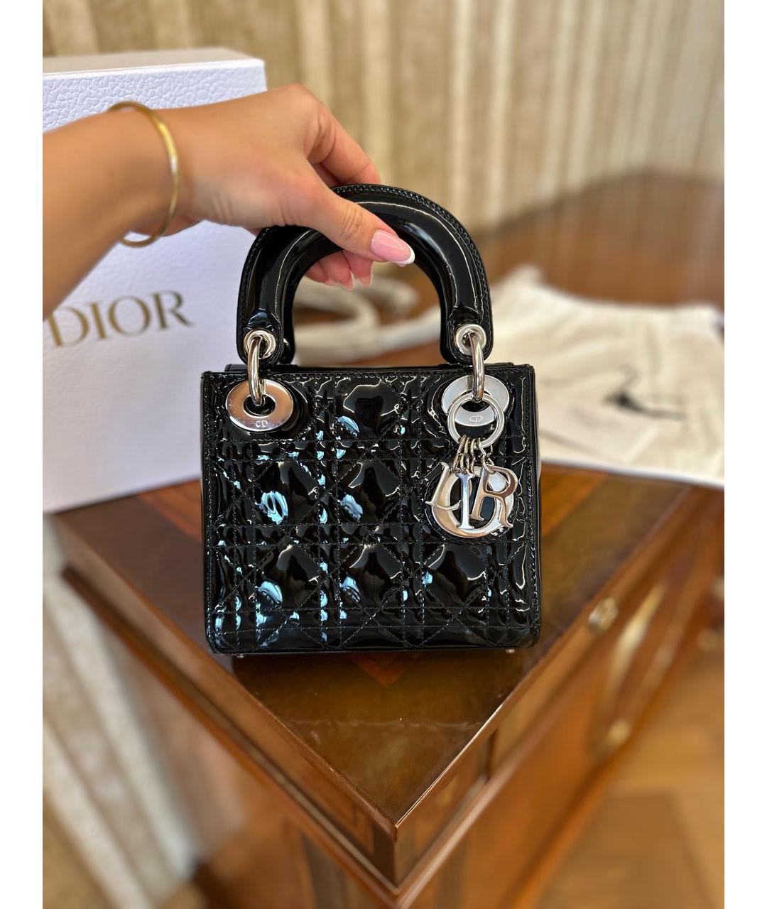 CHRISTIAN DIOR Черная сумка с короткими ручками из лакированной кожи, фото 3