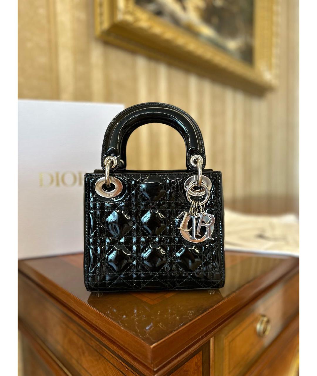 CHRISTIAN DIOR Черная сумка с короткими ручками из лакированной кожи, фото 2