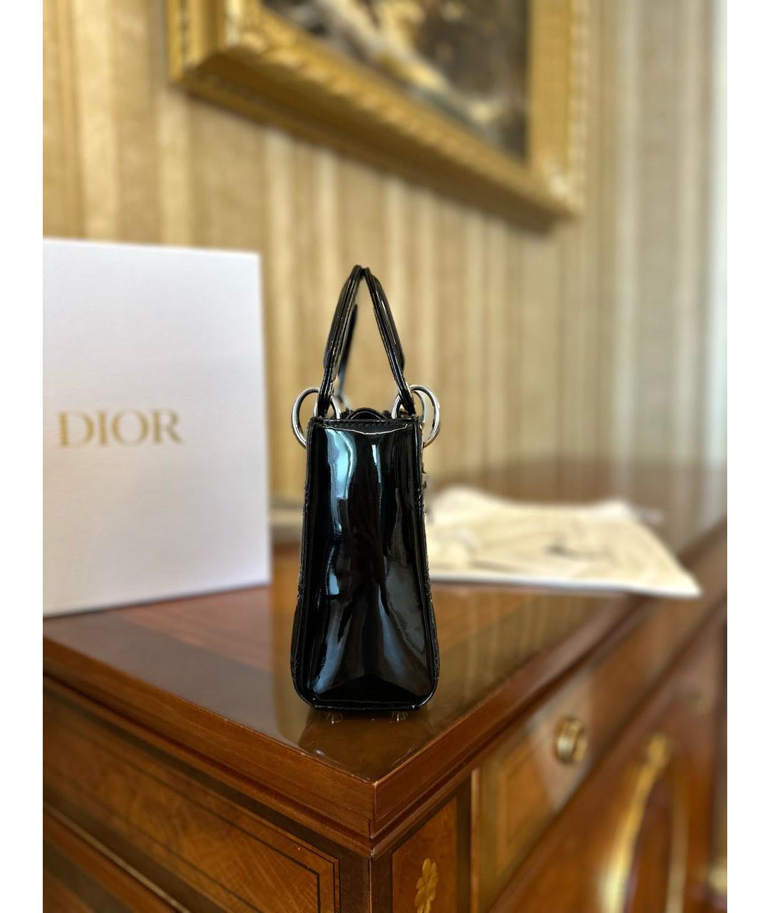 CHRISTIAN DIOR Черная сумка с короткими ручками из лакированной кожи, фото 6