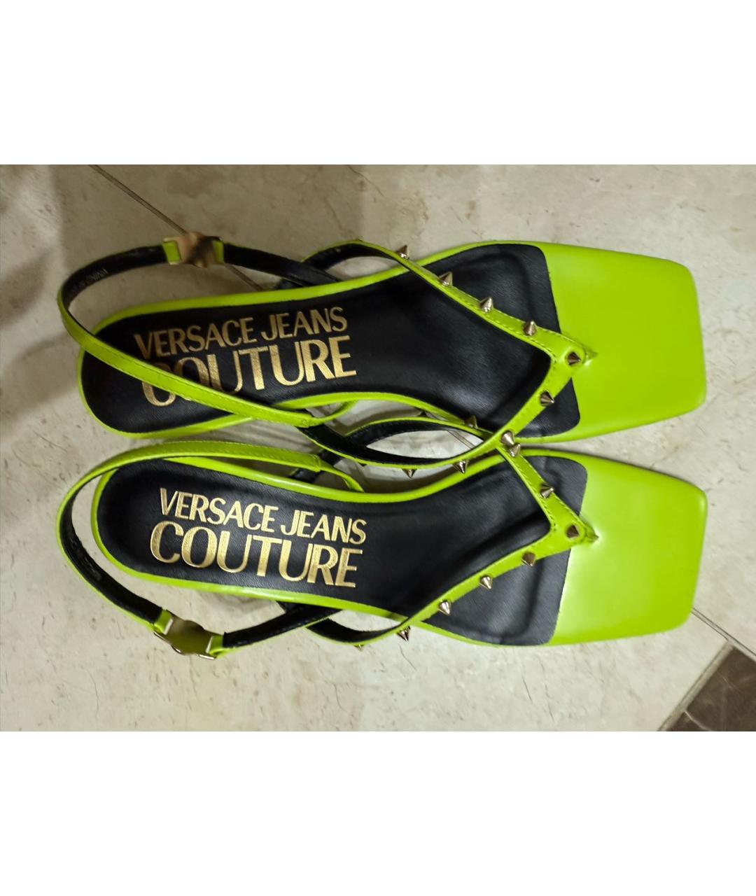 VERSACE JEANS COUTURE Салатовые босоножки из искусственной кожи, фото 3