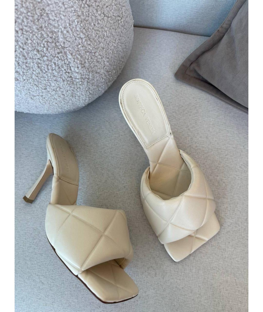 BOTTEGA VENETA Бежевые кожаные мюли, фото 2
