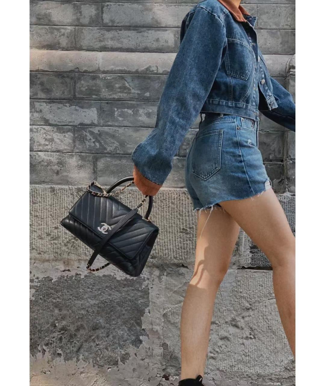 CHANEL Черная кожаная сумка с короткими ручками, фото 6