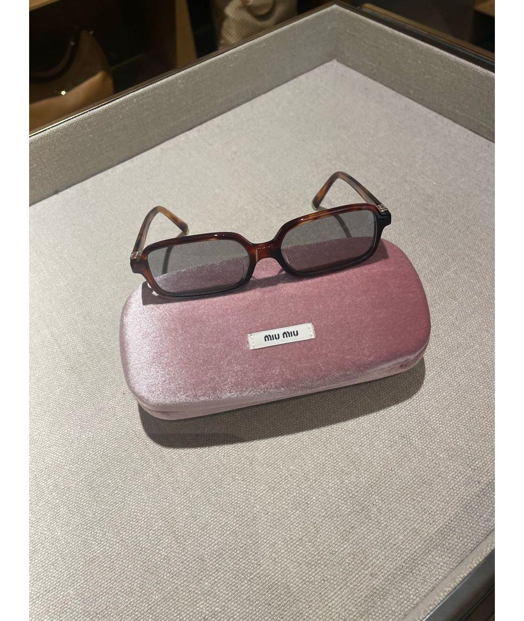 MIU MIU Коричневые пластиковые солнцезащитные очки, фото 7