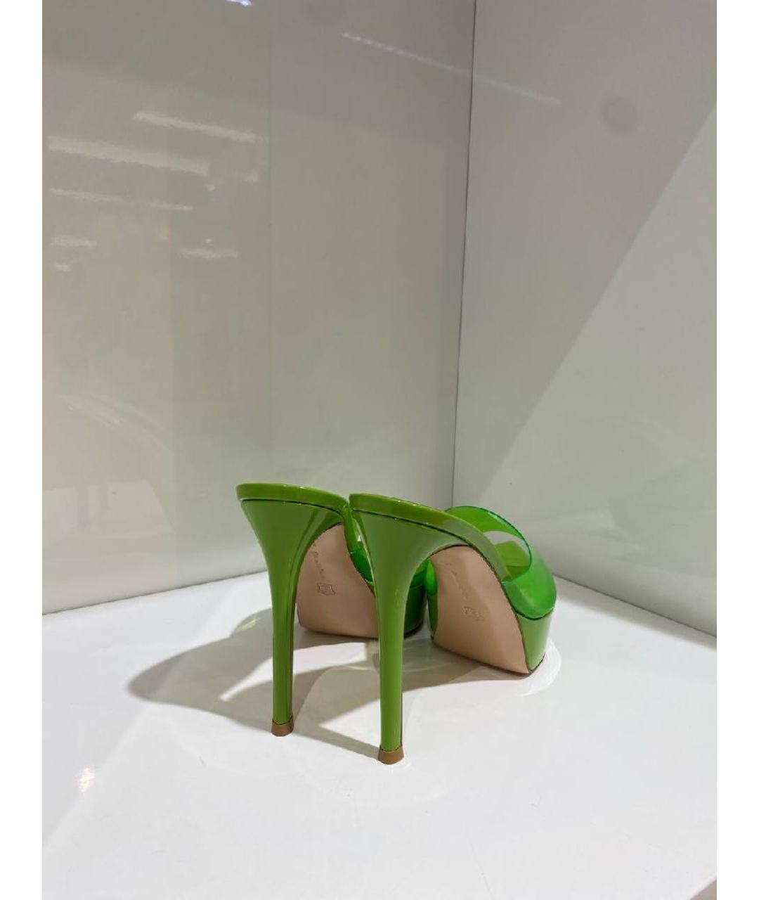 GIANVITO ROSSI Зеленые резиновые мюли, фото 3