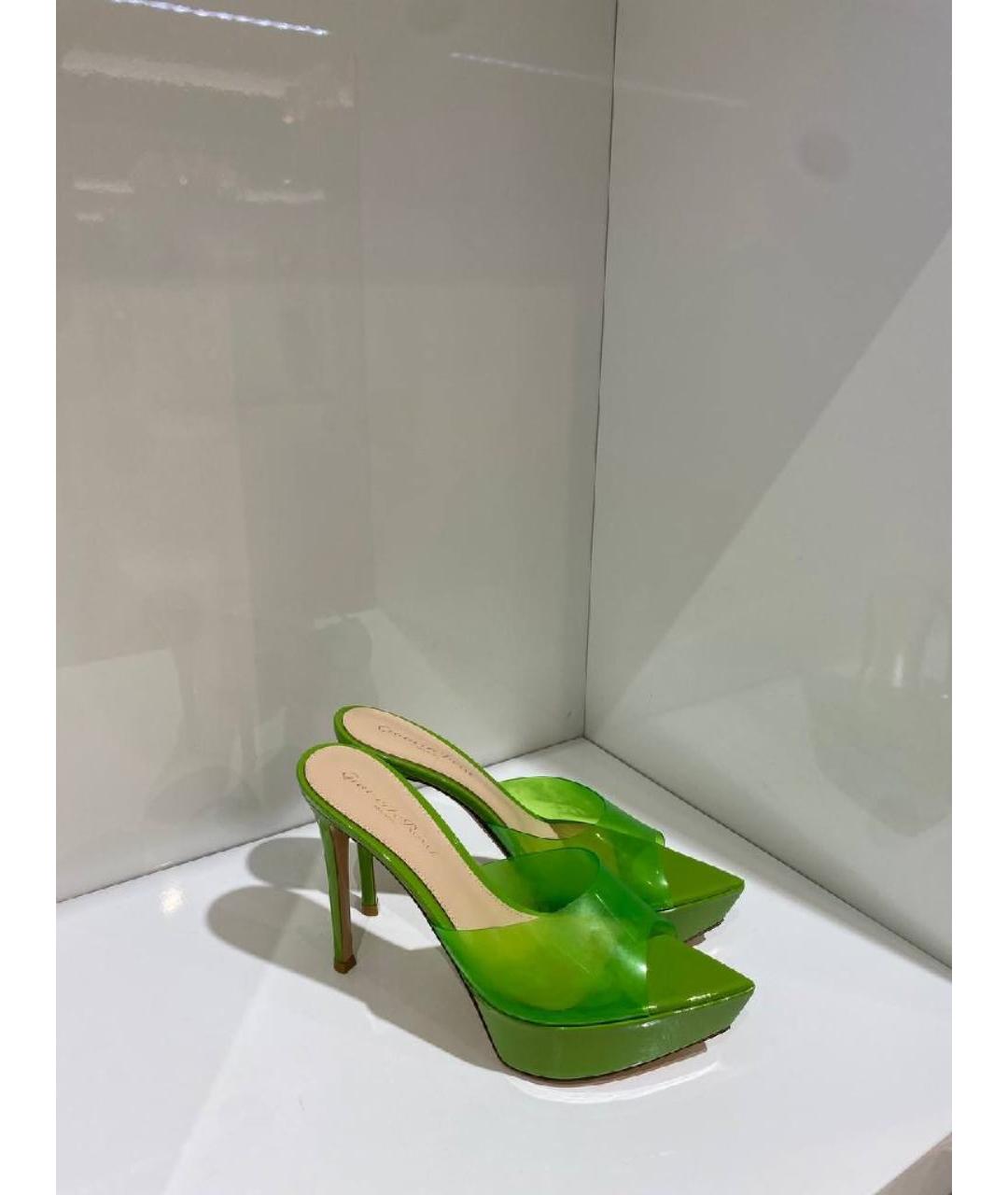 GIANVITO ROSSI Зеленые резиновые мюли, фото 2