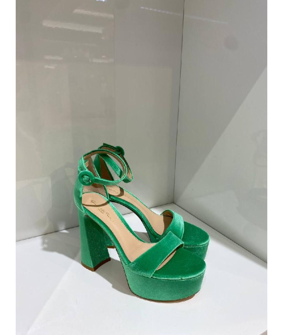 GIANVITO ROSSI Зеленые бархатные босоножки, фото 2