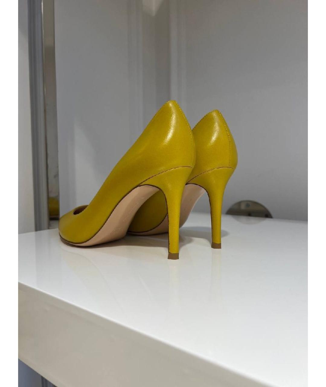 GIANVITO ROSSI Горчичные кожаные туфли, фото 2