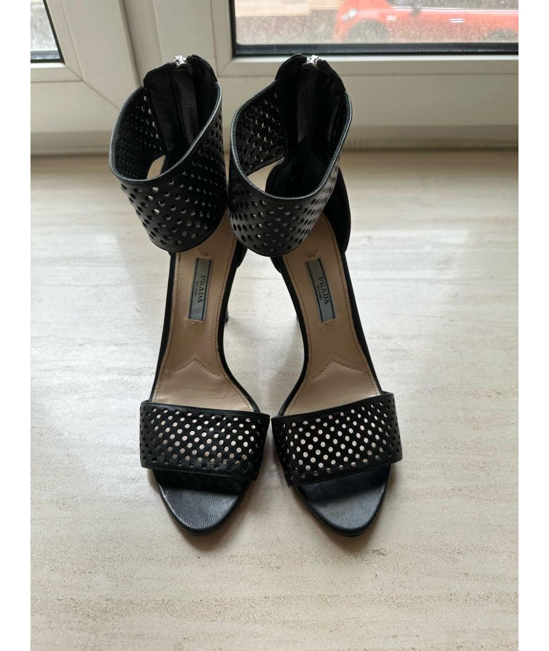 PRADA Черные кожаные босоножки, фото 2