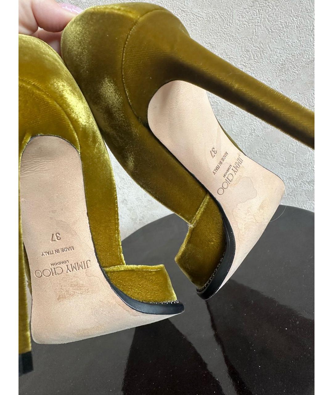 JIMMY CHOO Горчичные бархатные туфли, фото 5