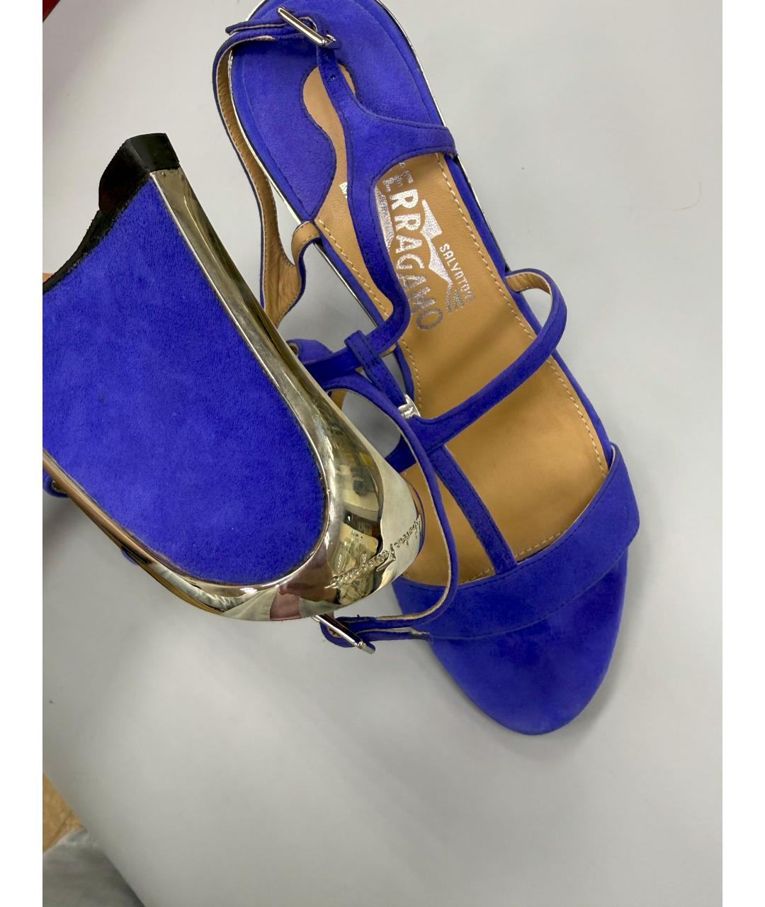 FERRAGAMO Синие замшевые босоножки, фото 4