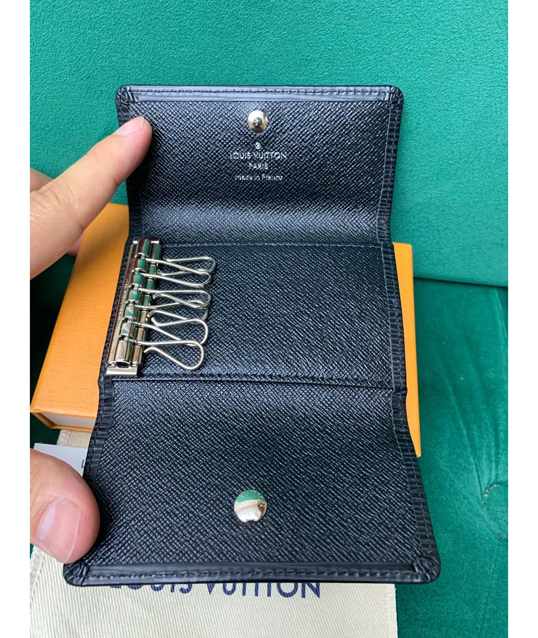 LOUIS VUITTON Черная ключница, фото 5