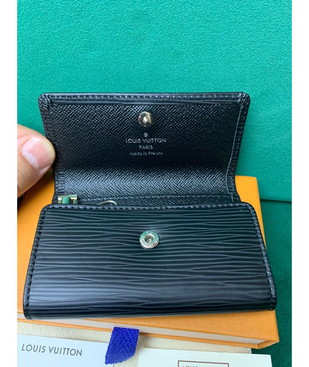 LOUIS VUITTON Черная ключница, фото 4