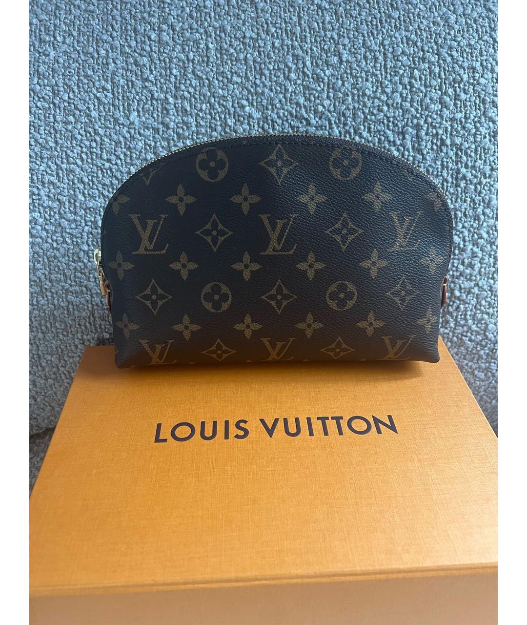 LOUIS VUITTON Коричневая кожаная косметичка, фото 5