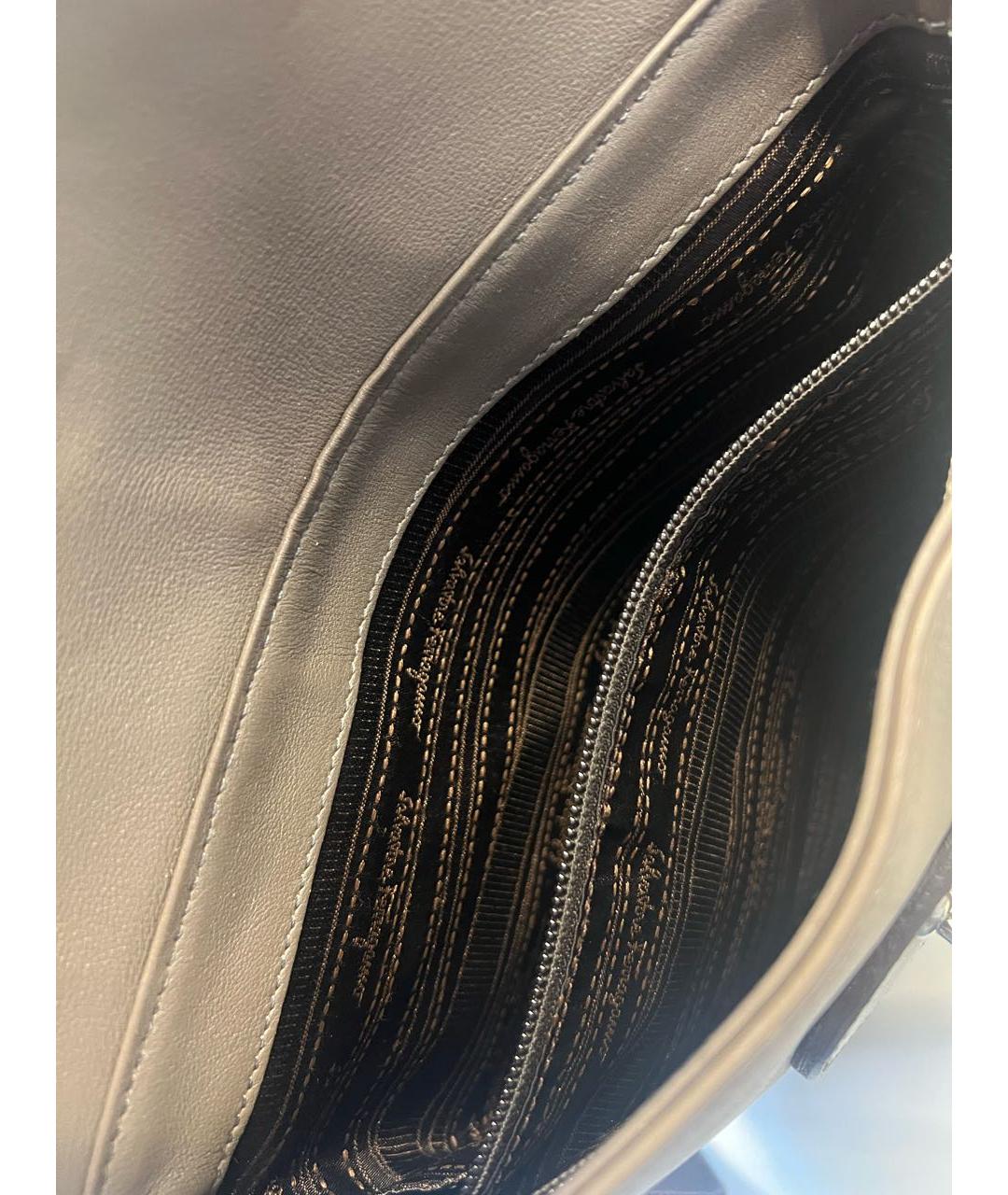 FERRAGAMO Бежевая кожаная сумка на плечо, фото 4