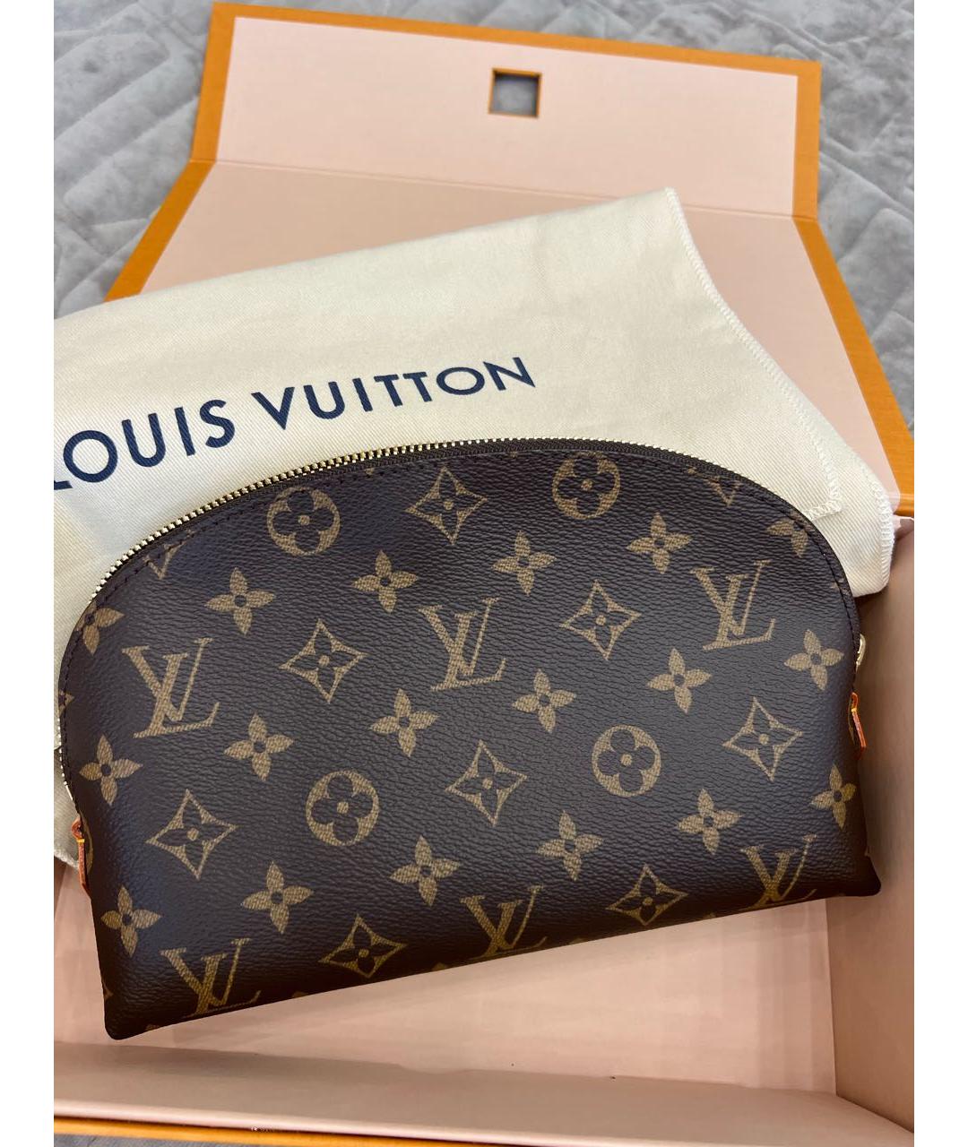LOUIS VUITTON Коричневая кожаная косметичка, фото 5