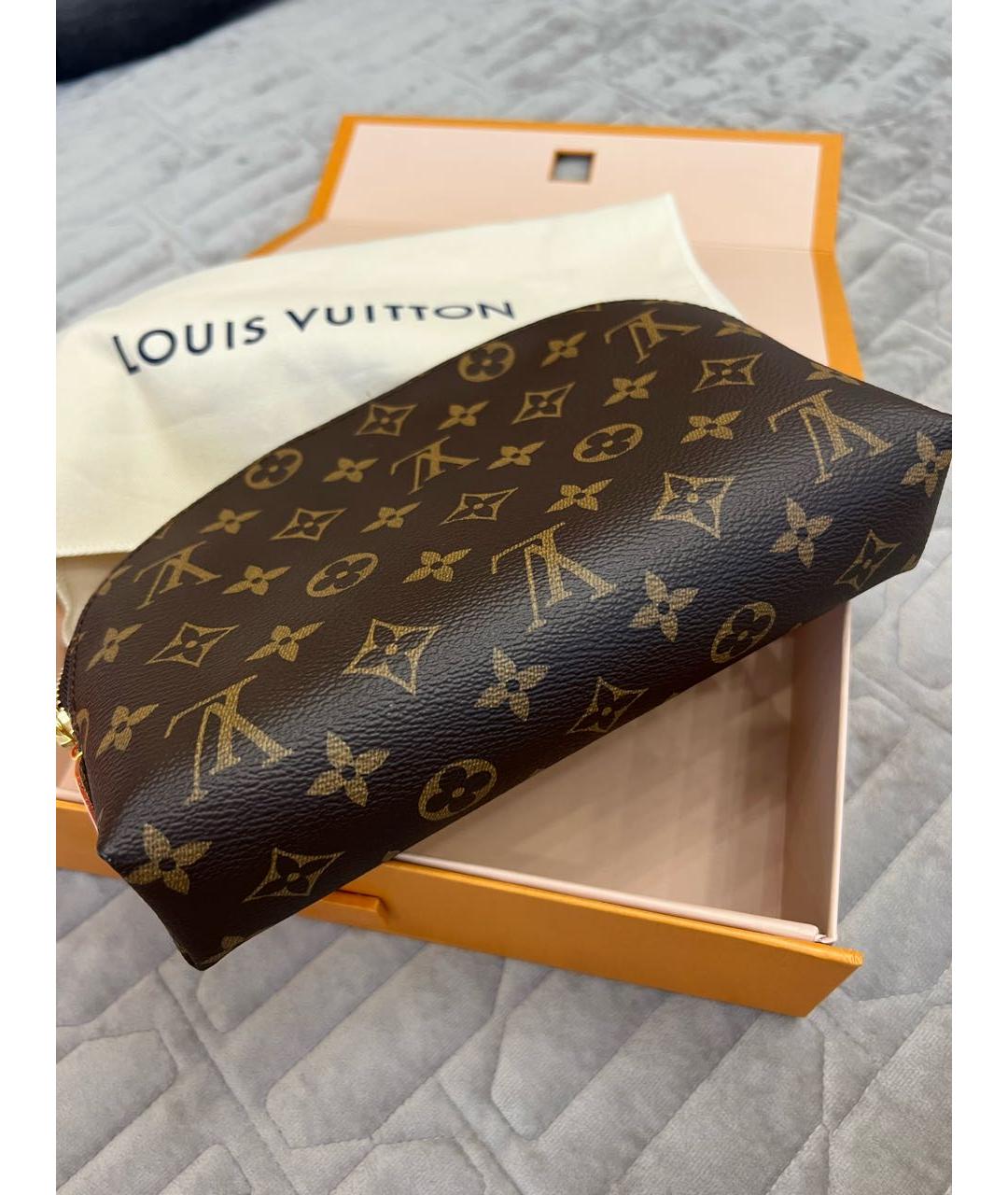 LOUIS VUITTON Коричневая кожаная косметичка, фото 2