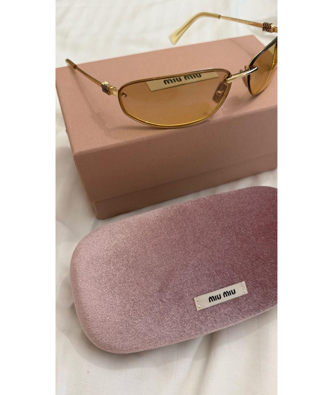MIU MIU Желтые металлические солнцезащитные очки, фото 3