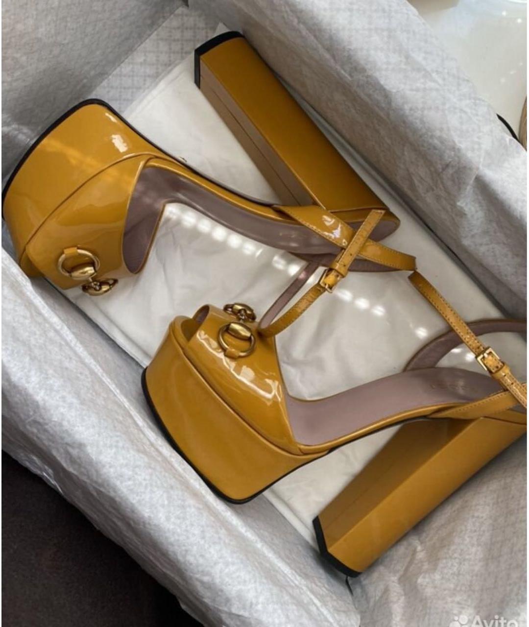 GUCCI Горчичные босоножки из лакированной кожи, фото 3