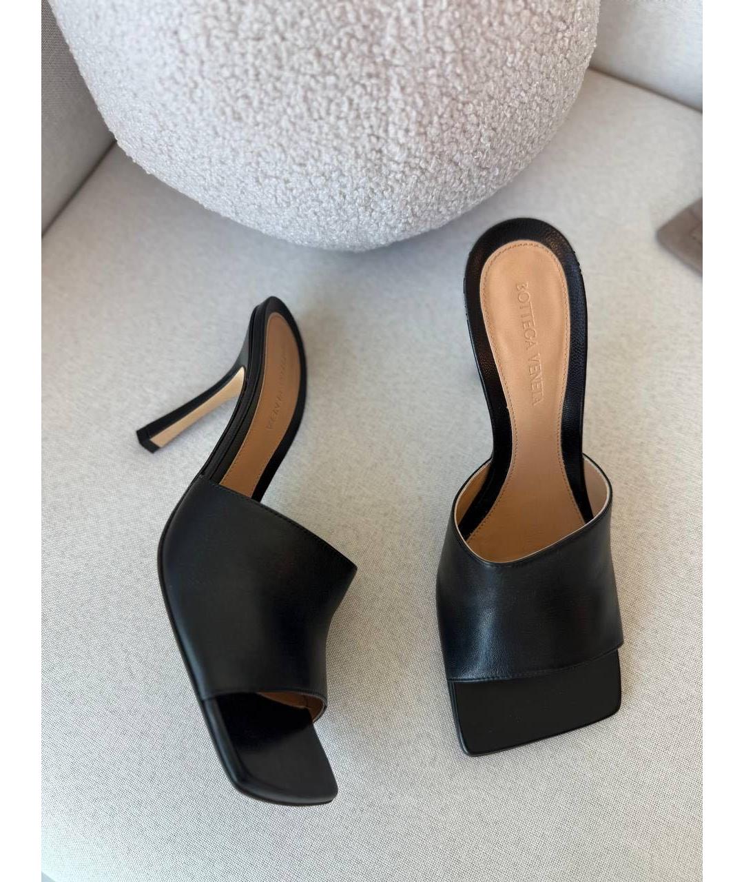 BOTTEGA VENETA Черные кожаные мюли, фото 5