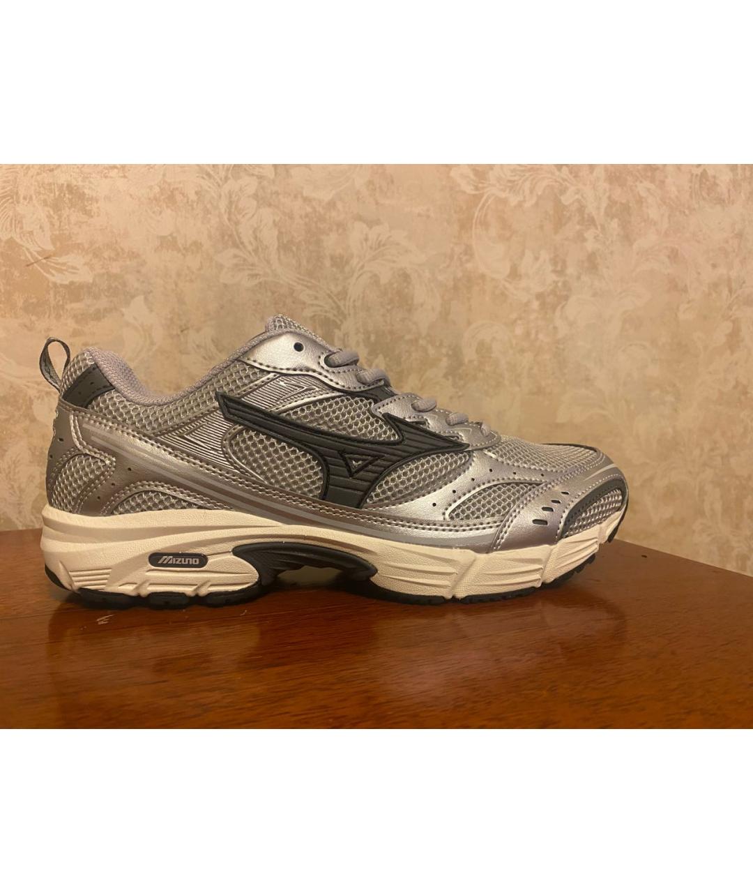 MIZUNO Серебряные низкие кроссовки / кеды из лакированной кожи, фото 6