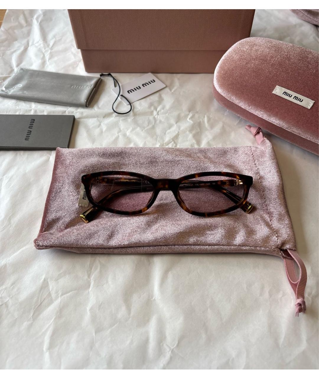 MIU MIU Коричневые пластиковые солнцезащитные очки, фото 5