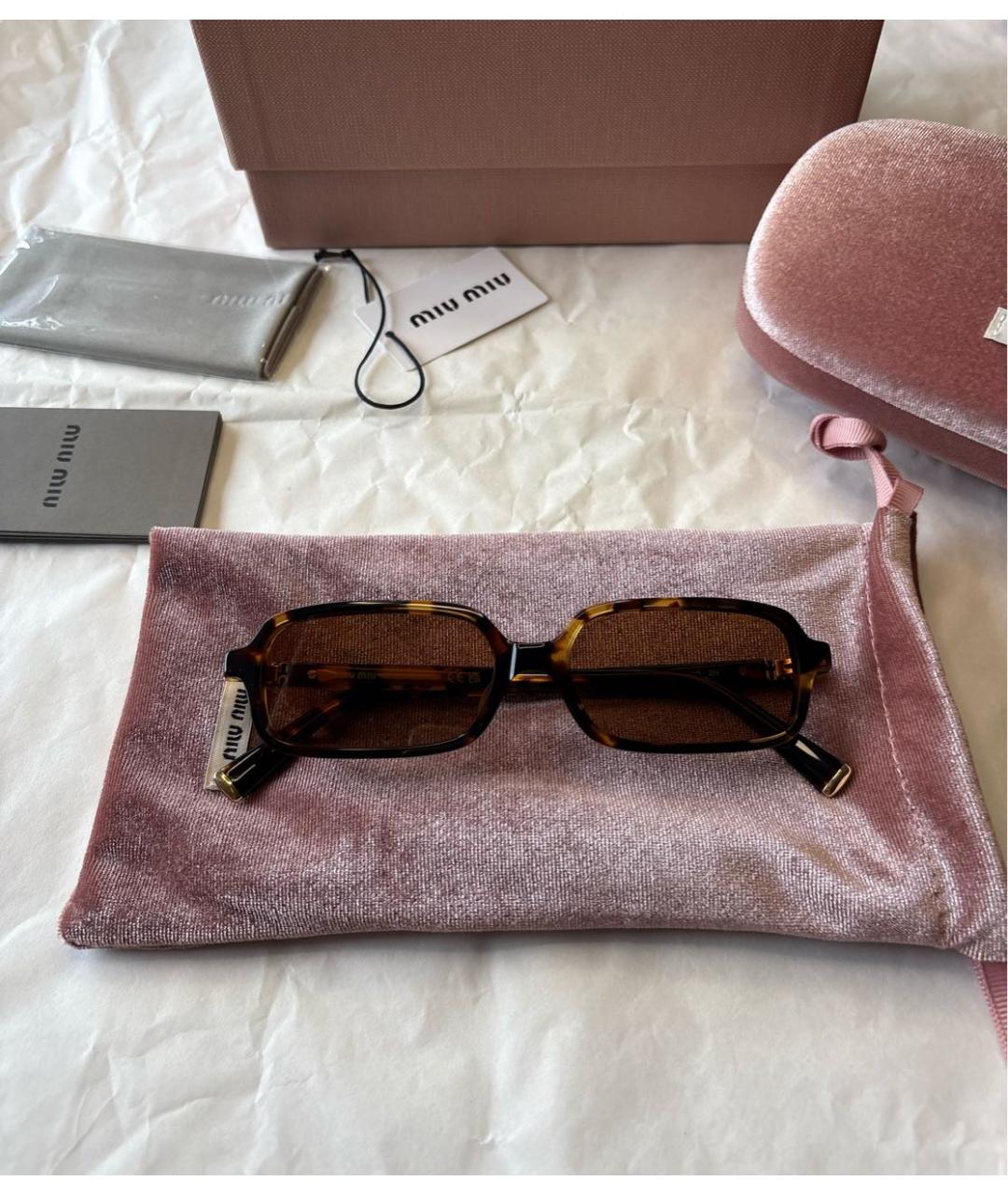 MIU MIU Коричневые пластиковые солнцезащитные очки, фото 4