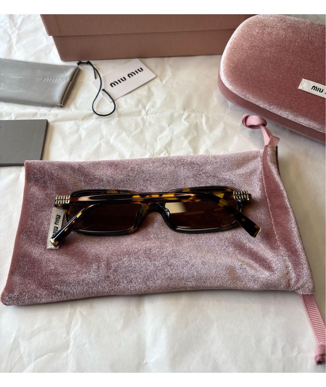 MIU MIU Коричневые пластиковые солнцезащитные очки, фото 5