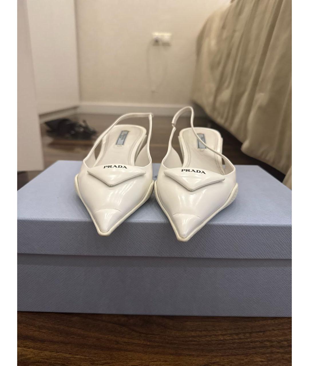 PRADA Белые кожаные туфли, фото 2