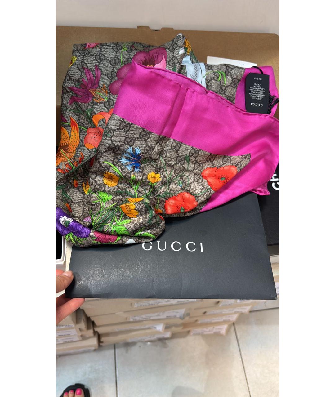 GUCCI Бежевый шелковый платок, фото 5