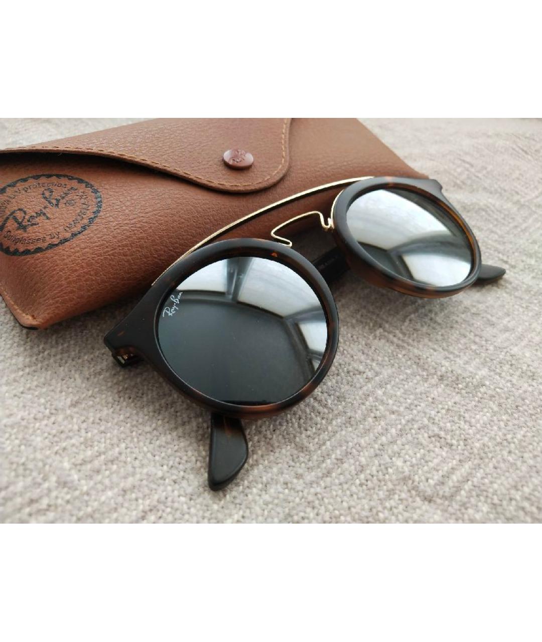 RAY BAN Коричневые пластиковые солнцезащитные очки, фото 2