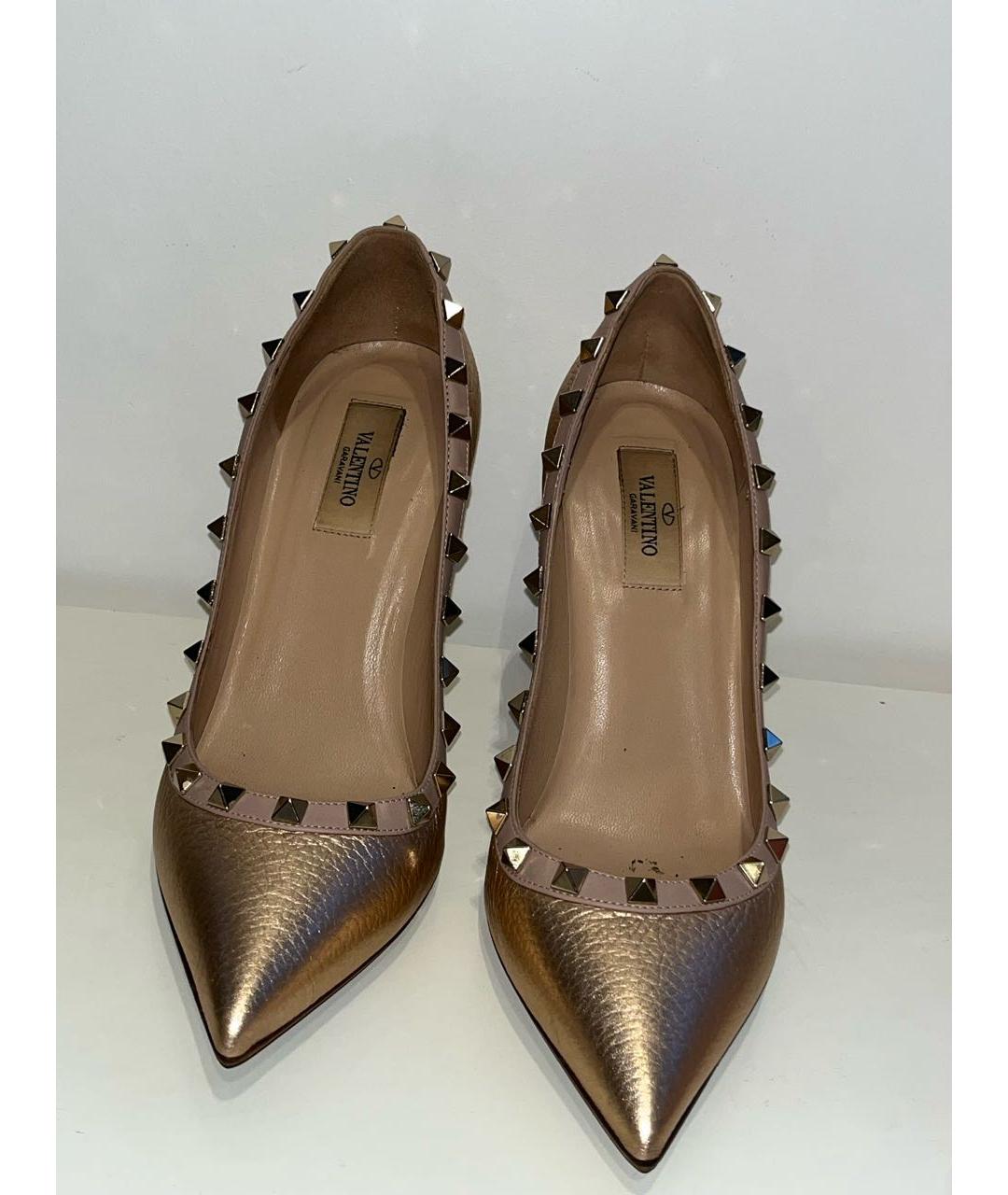 VALENTINO Золотые кожаные туфли, фото 2