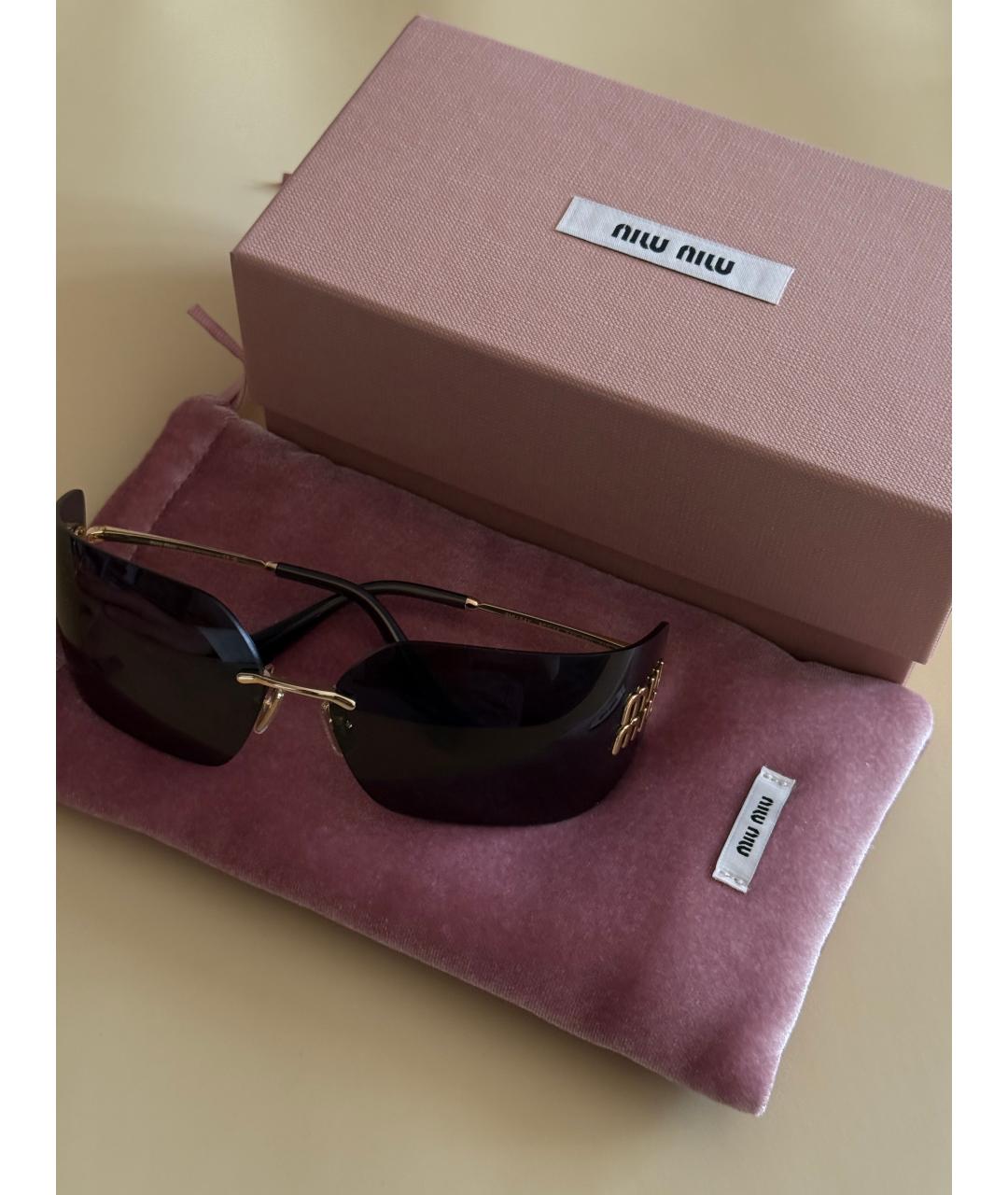MIU MIU Черные пластиковые солнцезащитные очки, фото 2