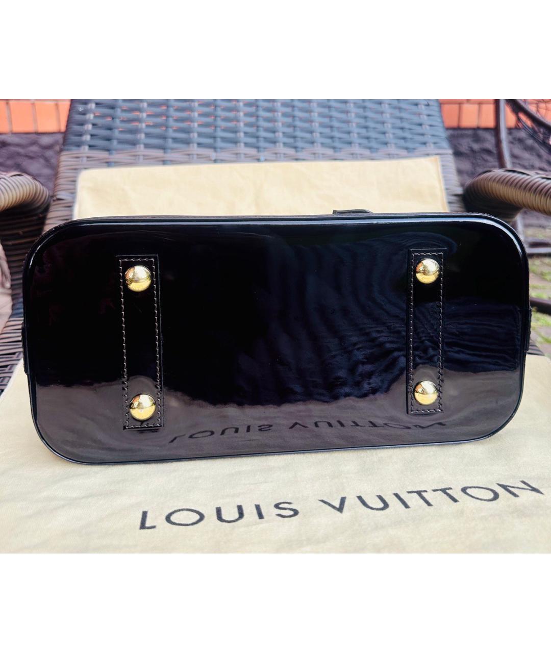 LOUIS VUITTON Бордовая сумка через плечо из лакированной кожи, фото 6
