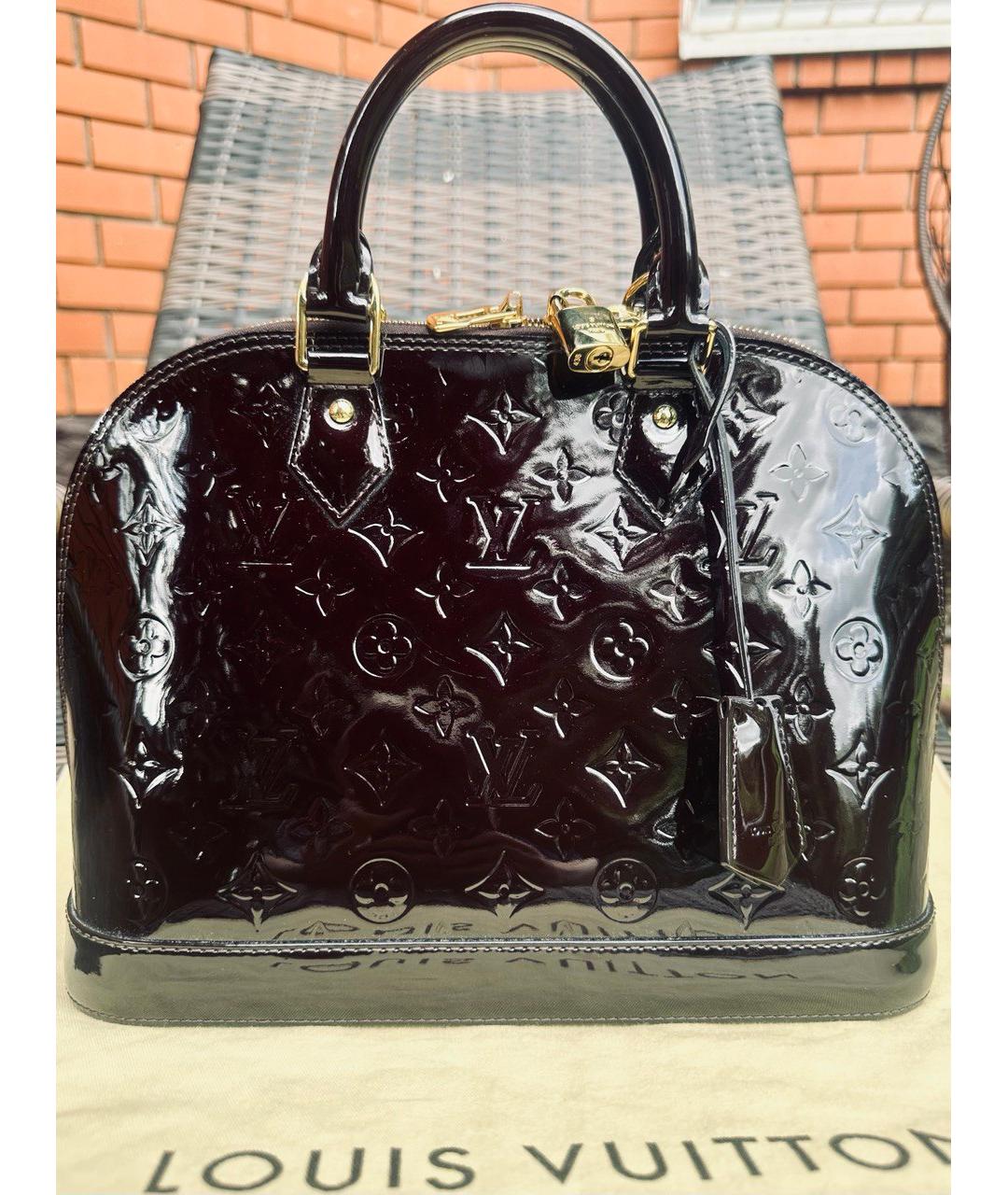 LOUIS VUITTON Бордовая сумка через плечо из лакированной кожи, фото 9