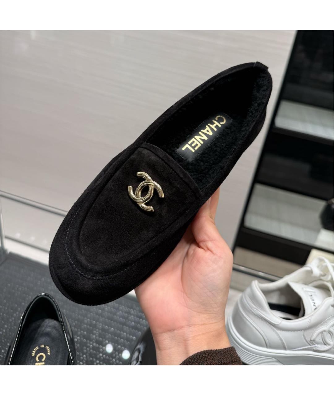 CHANEL Черные замшевые лоферы, фото 3