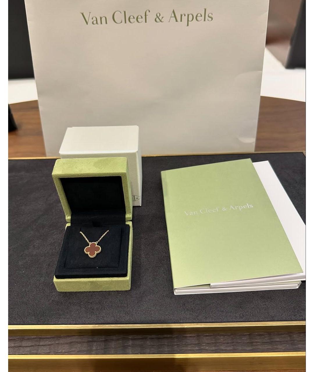 VAN CLEEF & ARPELS Красная подвеска из желтого золота, фото 4