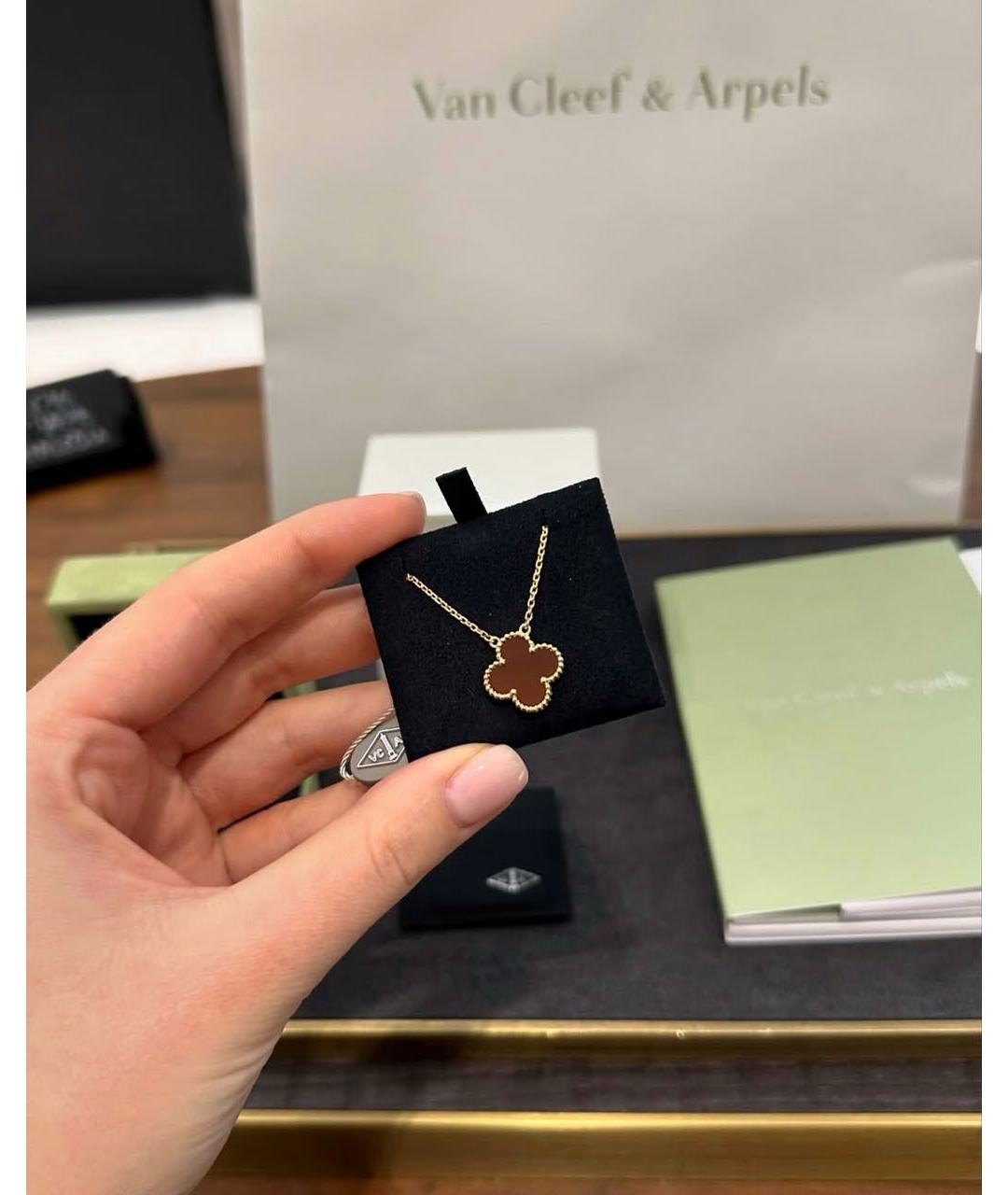 VAN CLEEF & ARPELS Красная подвеска из желтого золота, фото 2