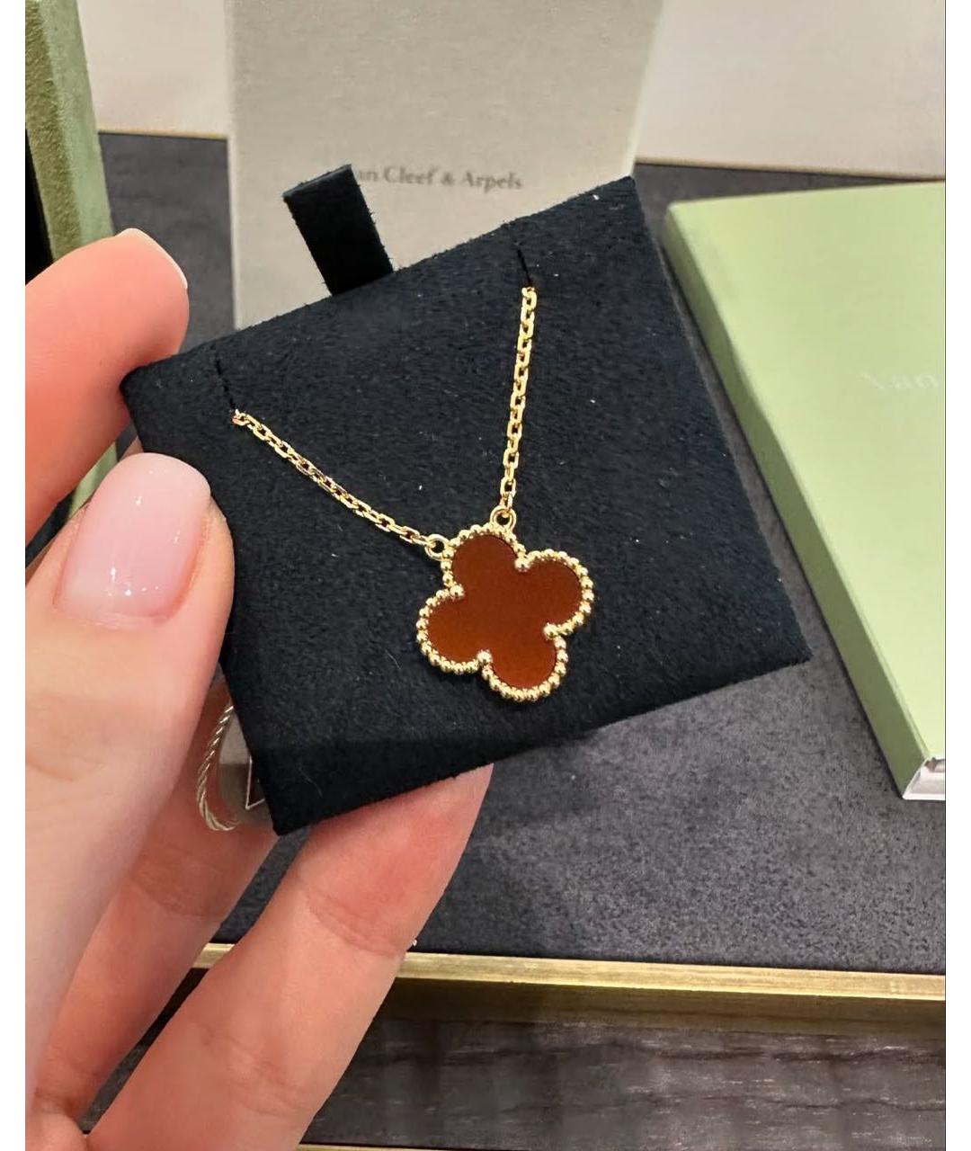 VAN CLEEF & ARPELS Красная подвеска из желтого золота, фото 5