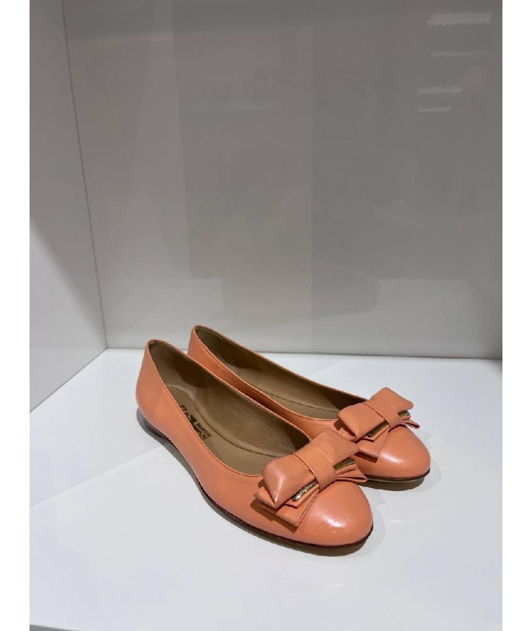 FERRAGAMO Бежевые балетки, фото 3